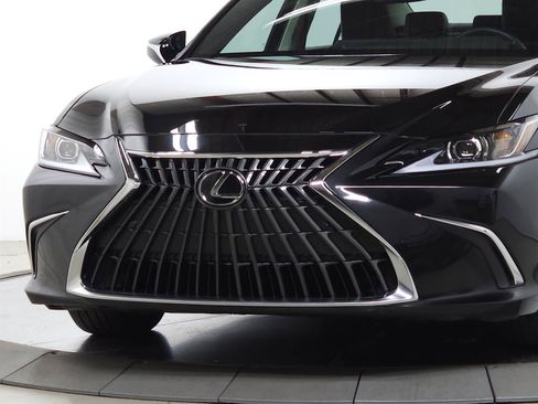 Used 2025 Lexus ES 350 w/ Premium Package FWD image 3