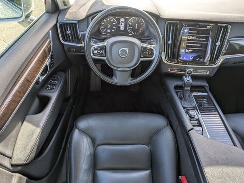 Used 2018 Volvo S90 T5 Momentum w/ Convenience Package image 18