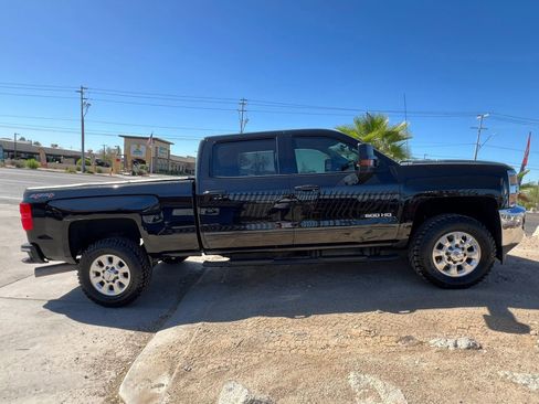 Used 2016 Chevrolet Silverado 2500 LT w/ LT Convenience Package image 6