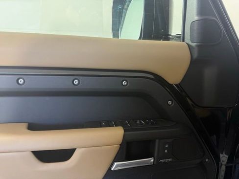 New 2025 Land Rover Defender 110 V8 image 25