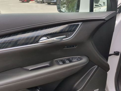 Used 2021 Cadillac XT6 Premium Luxury FWD image 12