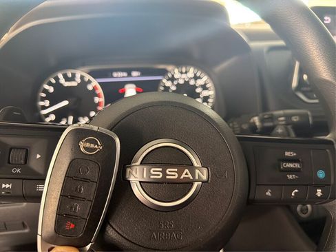 Used 2023 Nissan Rogue SV FWD image 23