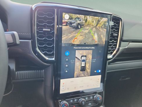 New 2025 Ford Ranger Lariat w/ FX4 Off-Road Package image 23