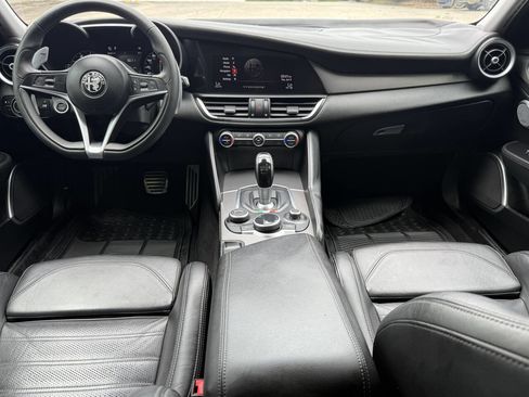 Used 2018 Alfa Romeo Giulia Ti Sport w/ Quick Order Package 22U Sport RWD image 4