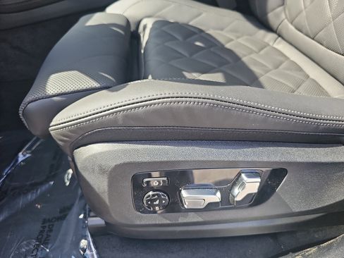 New 2026 BMW X7 xDrive40i w/ M Sport Package AWD/4WD image 29