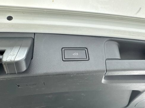 Used 2023 Volkswagen Atlas SE w/ Black Wheel Package FWD image 87