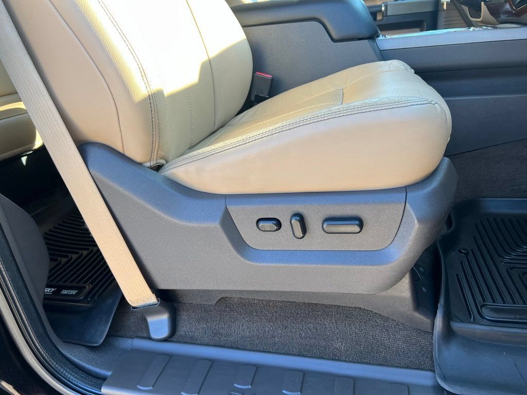 Used 2013 Ford F250 Lariat w/ Chrome Pkg AWD/4WD image 21