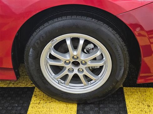 Used 2018 Toyota Prius Three image 9