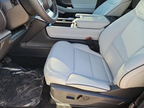 New 2026 Ford Expedition Max Platinum w/ Platinum Ultimate Package image 7