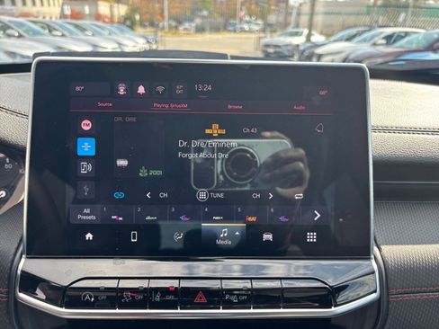 Used 2025 Jeep Compass Trailhawk image 21