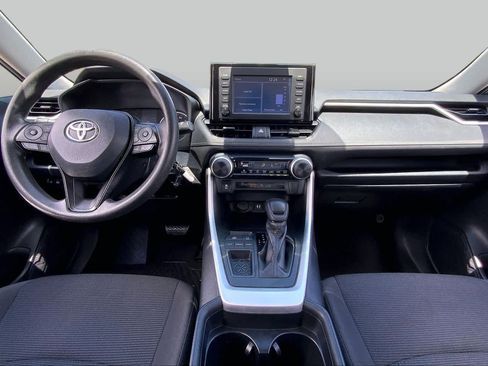 Used 2019 Toyota RAV4 LE FWD image 15
