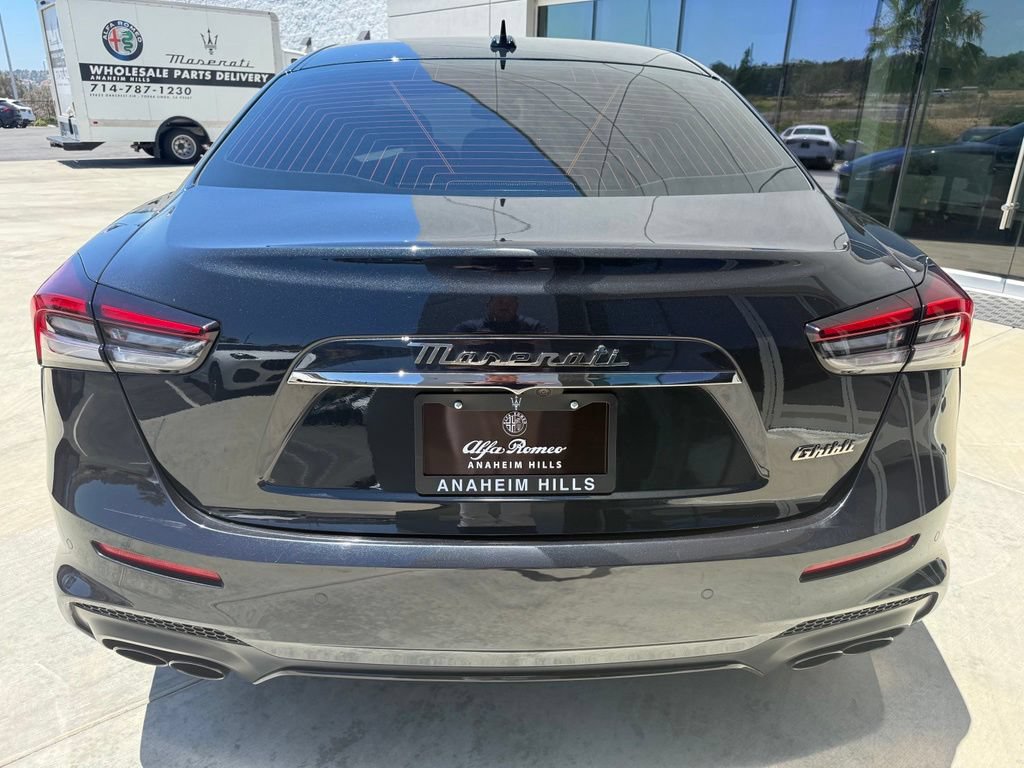 Certified 2023 Maserati Ghibli Modena RWD image 9