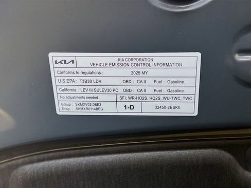 Certified 2025 Kia Soul LX w/ LX Technology Package FWD image 28