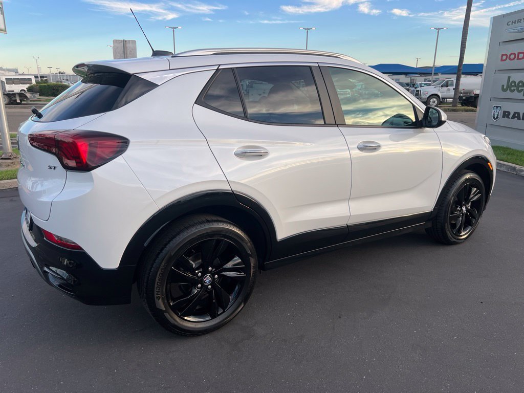 Used 2024 Buick Encore GX Sport Touring FWD image 11