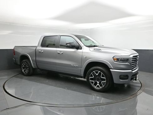 New 2026 RAM 1500 Laramie AWD/4WD image 17