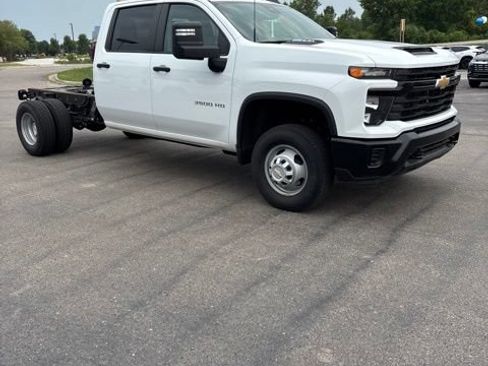 Used 2024 Chevrolet Silverado 3500 W/T w/ WT Convenience Package AWD/4WD image 7