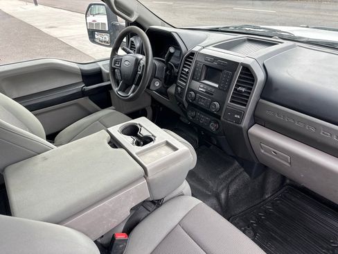 Used 2020 Ford F250 XL w/ Power Equipment Group image 9