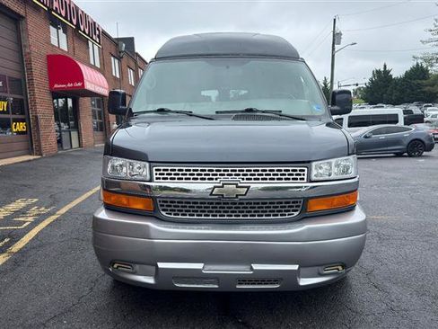 Used 2015 Chevrolet Express 2500 Extended RWD image 2