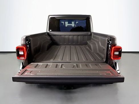 Used 2024 Jeep Gladiator Sport image 23