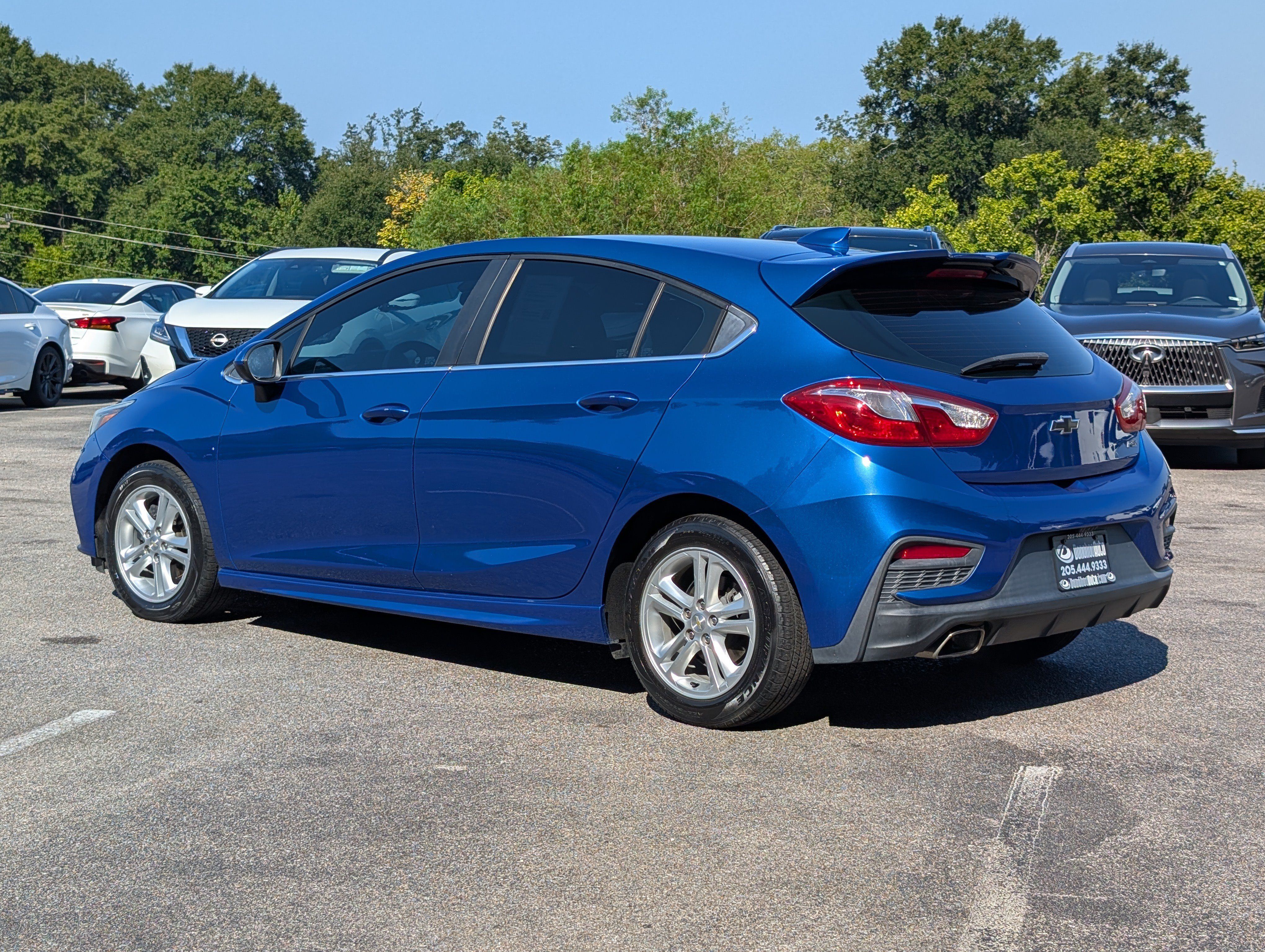 Used 2017 Chevrolet Cruze LT w/ Convenience Package FWD image 7