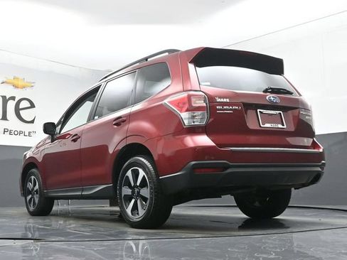 Used 2017 Subaru Forester 2.5i Premium w/ All-Weather Package AWD/4WD image 5