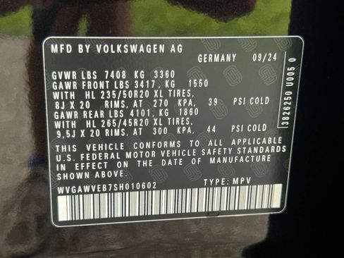 Used 2025 Volkswagen ID. Buzz Pro S RWD image 50