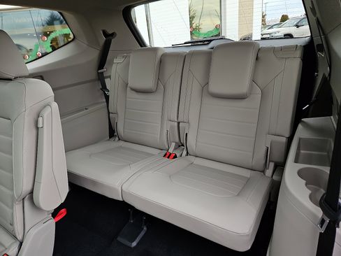 New 2026 Volkswagen Atlas SEL image 9