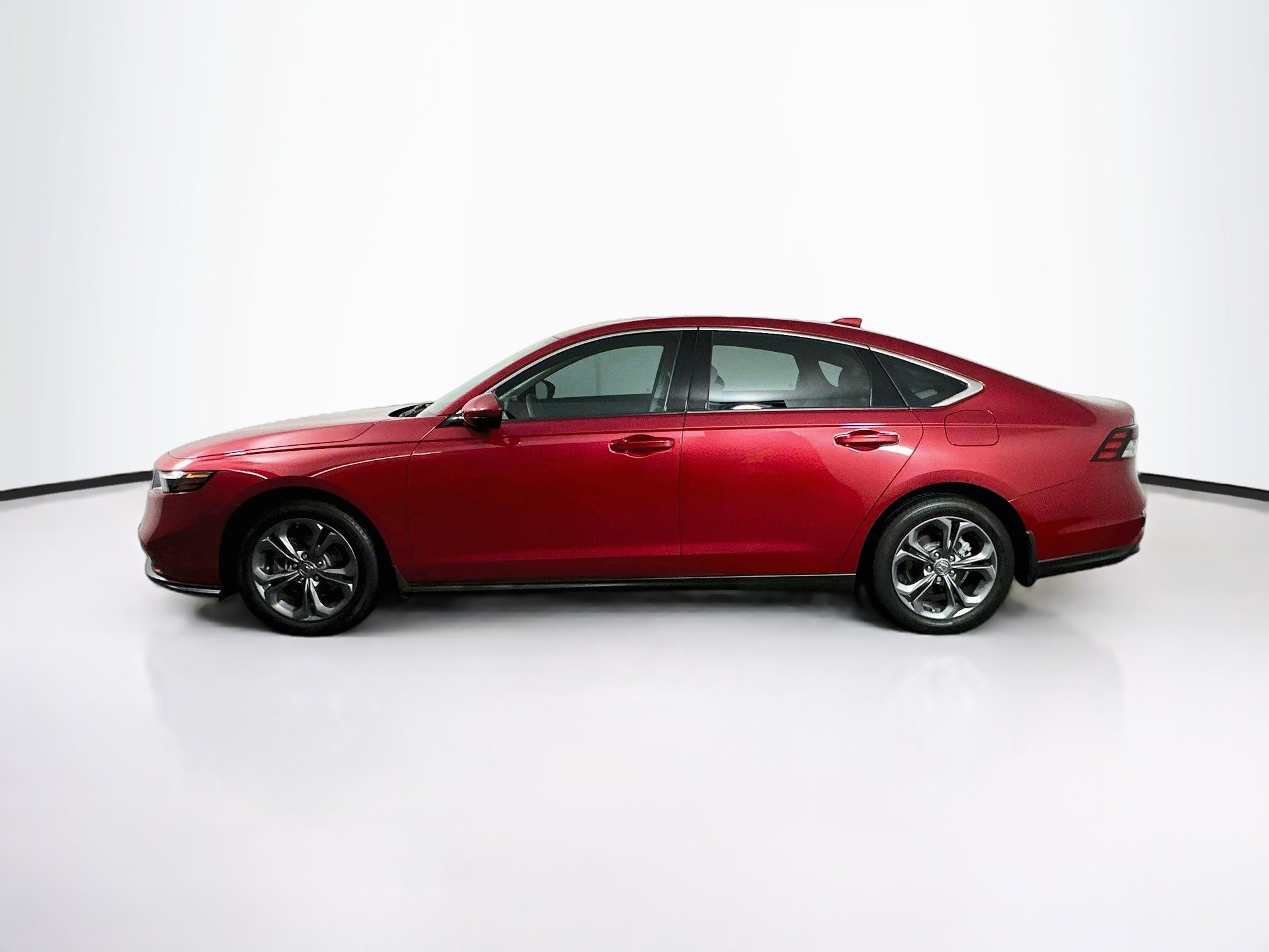 Used 2024 Honda Accord EX image 4