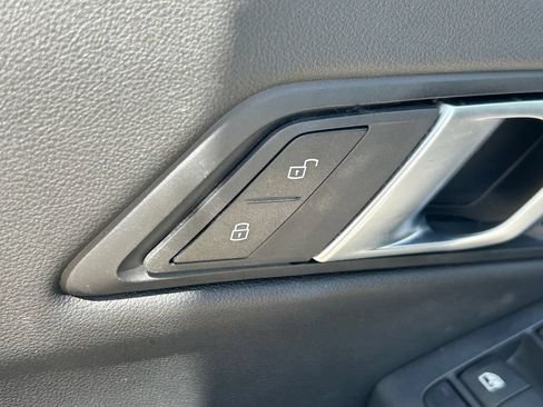 Used 2025 BMW 330i Sedan RWD image 23