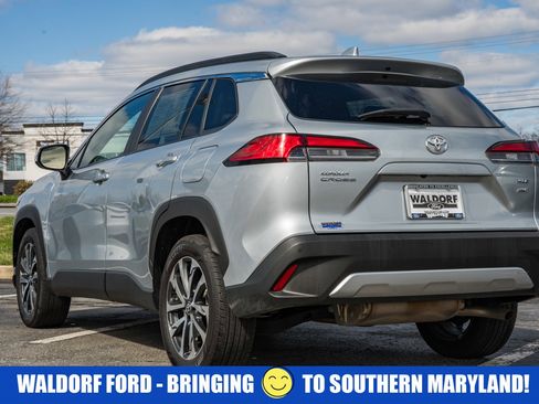 Used 2023 Toyota Corolla Cross XLE w/ Convenience Package image 5