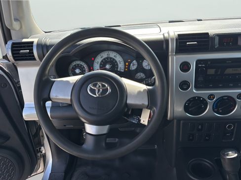 Used 2008 Toyota FJ Cruiser 4WD image 16