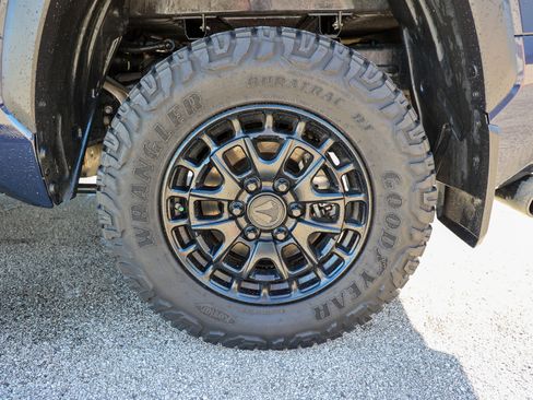 Used 2025 Toyota Tundra SR5 AWD/4WD image 16