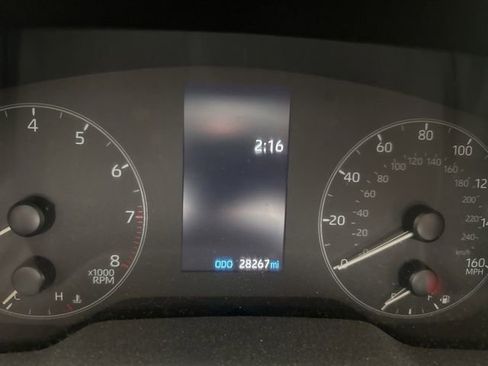 Used 2024 Toyota Corolla Cross L image 11