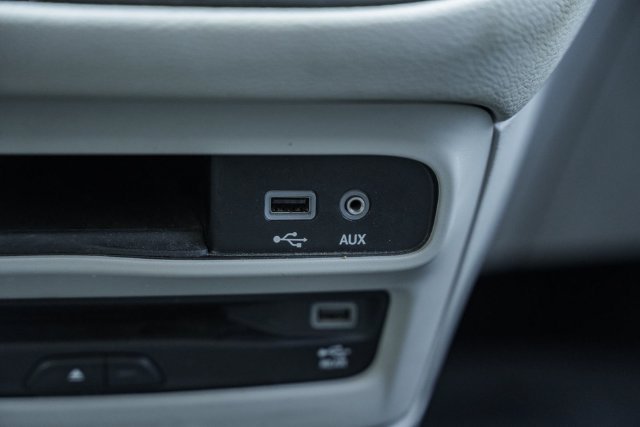 Used 2019 Chrysler Pacifica Limited FWD image 34