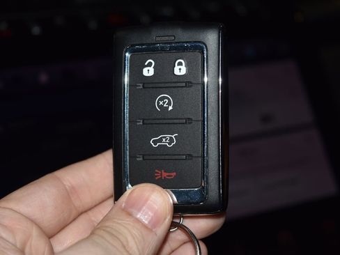 Used 2025 Jeep Grand Cherokee Summit AWD/4WD image 17
