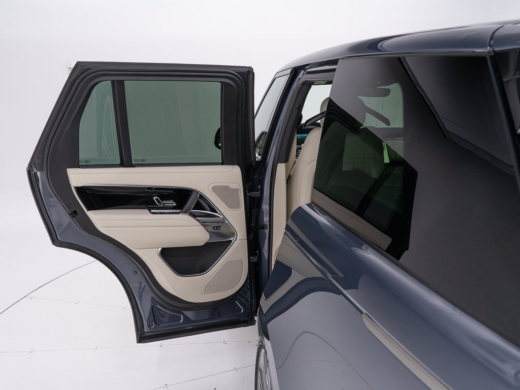Used 2026 Land Rover Range Rover SE AWD/4WD image 21