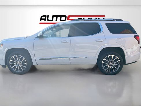Used 2023 GMC Acadia Denali image 4