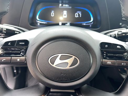 Certified 2025 Hyundai Elantra Sport image 12