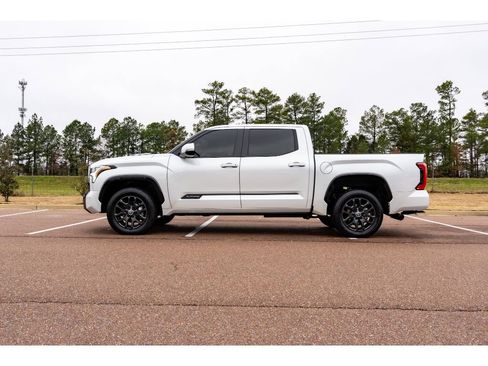 Used 2024 Toyota Tundra Platinum image 9