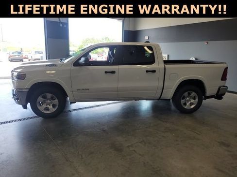 Used 2025 RAM 1500 Big Horn AWD/4WD image 6
