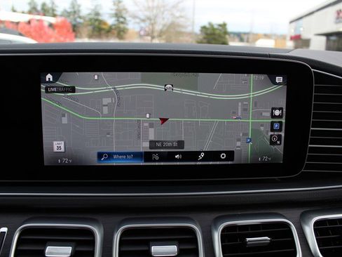 Used 2022 Mercedes-Benz GLS 450 4MATIC image 11