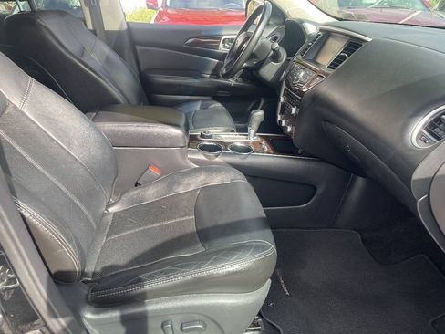 Used 2014 Nissan Pathfinder Platinum w/ Platinum Premium Package AWD/4WD image 32