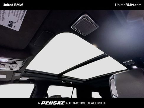 Used 2022 Cadillac Escalade Sport Platinum w/ LPO, ONYX Package AWD/4WD image 12