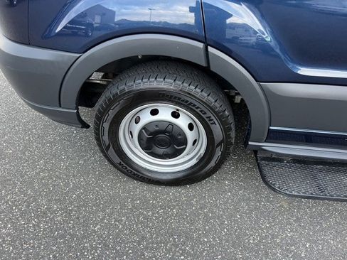 Used 2018 Ford Transit 250 148 Medium Roof image 23