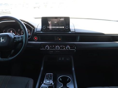 Certified 2025 Honda Pilot Sport image 18