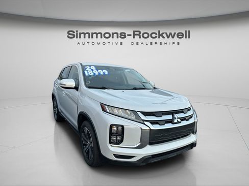 Used 2024 Mitsubishi Outlander Sport SE image 1