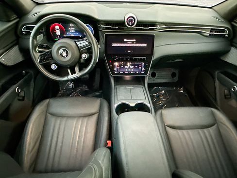 Certified 2024 Maserati Grecale GT image 17