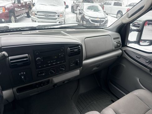 Used 2007 Ford F350 XLT image 24