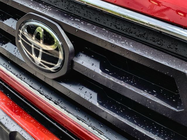 Certified 2022 Toyota Tacoma SR5 AWD/4WD image 45