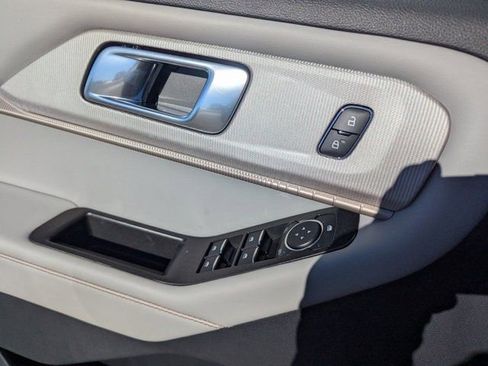 New 2025 Ford Explorer Active w/ Active Comfort Package image 18